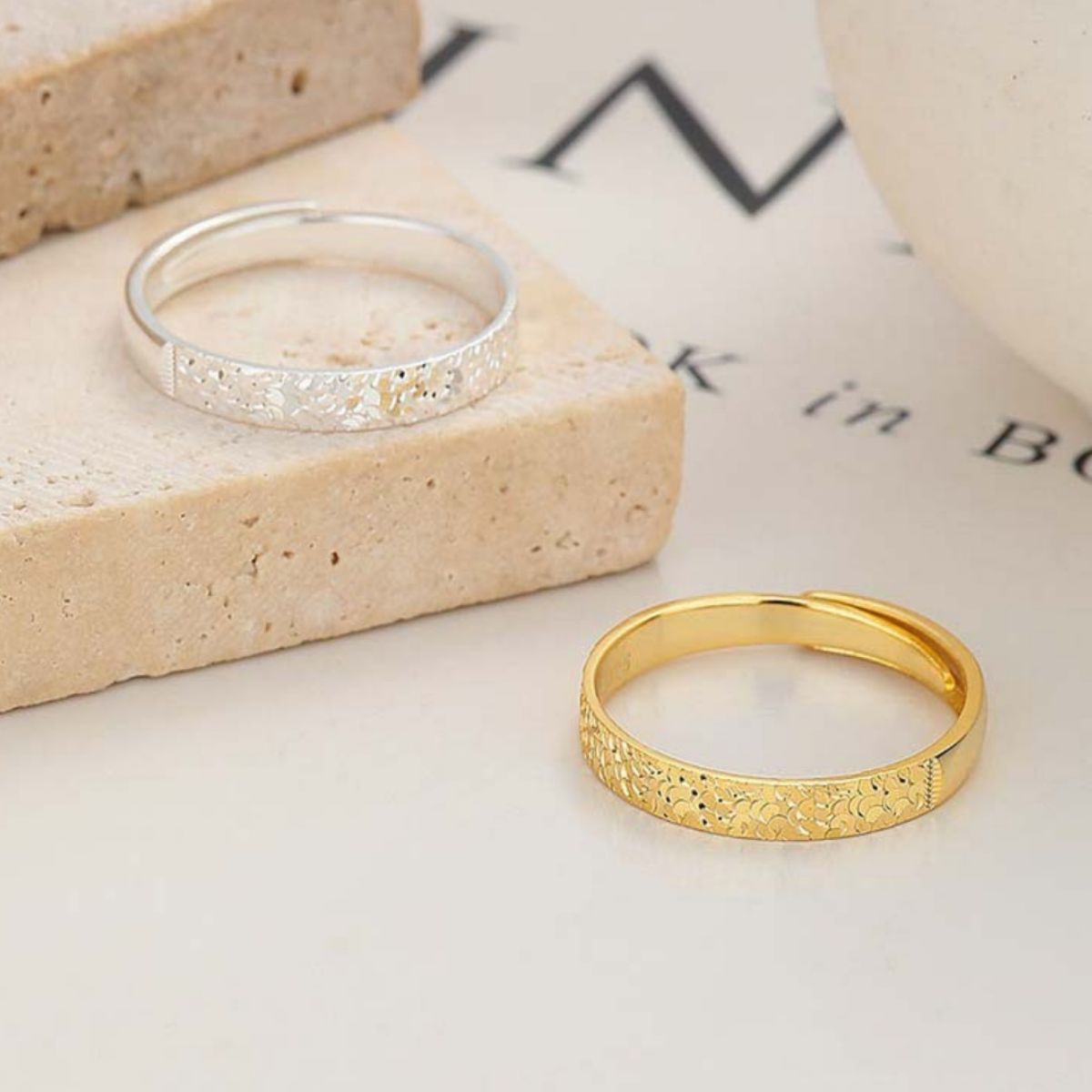 The Aveline Textured Band