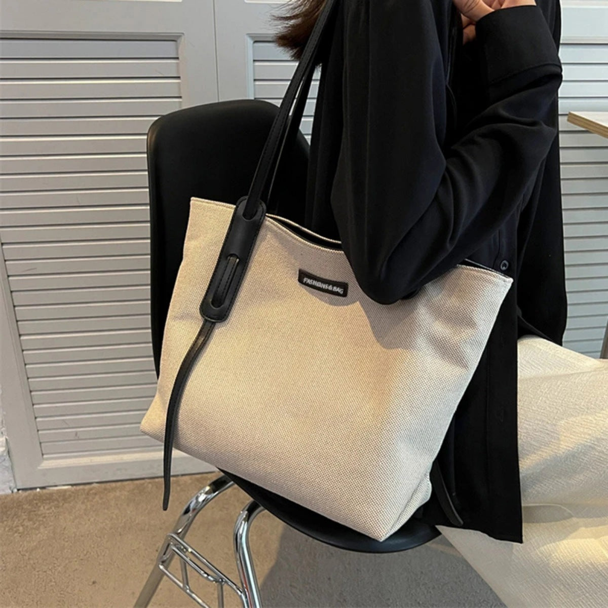 The Sienna Canvas Shoulder Bag